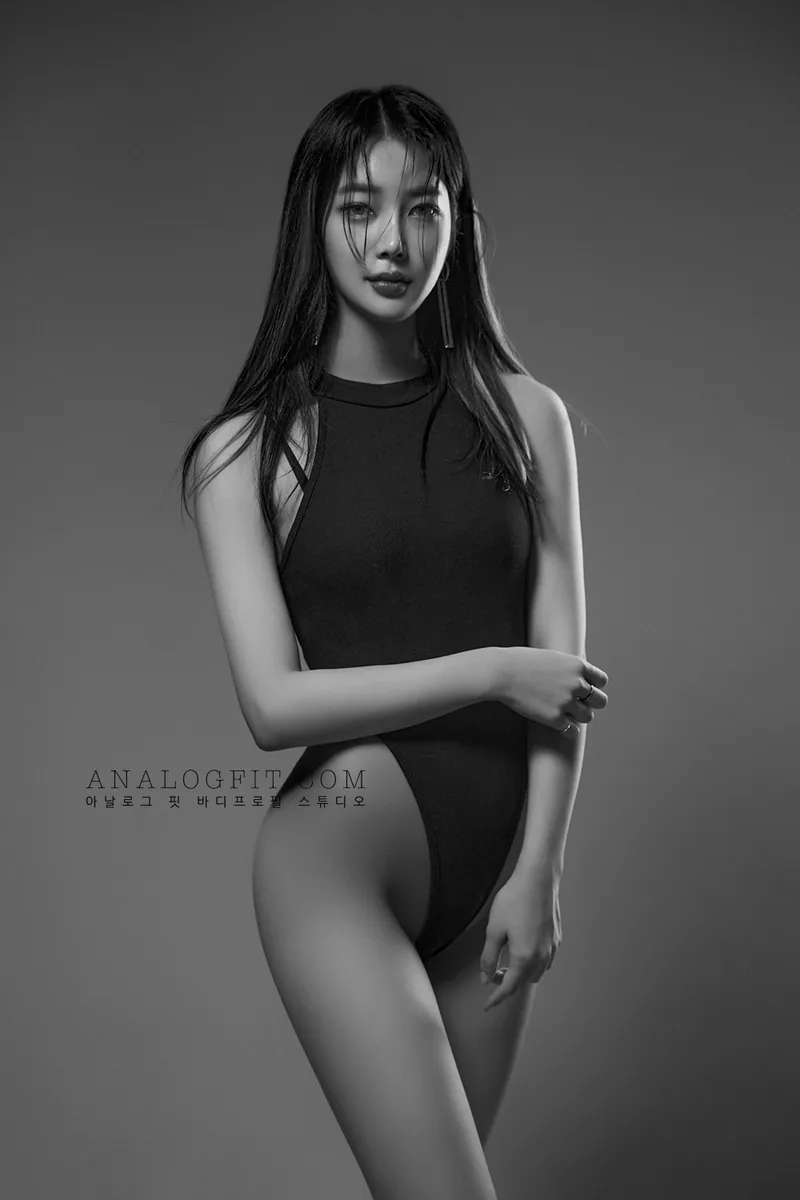 Monochrome 바디프로필 대표 사진